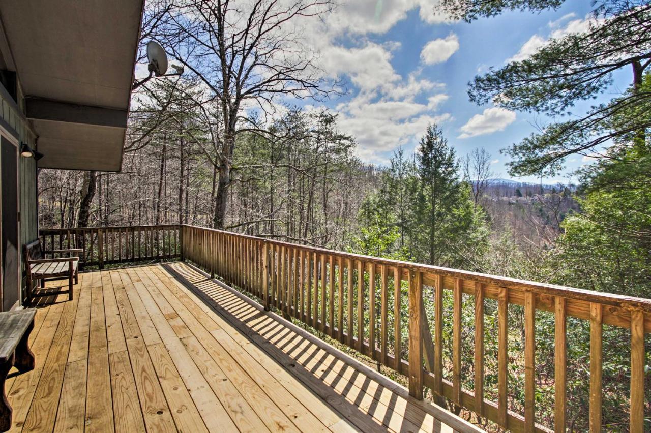 Quiet Cabin With Mountain Views About 3 Mi To Gatlinburg Bagian luar foto