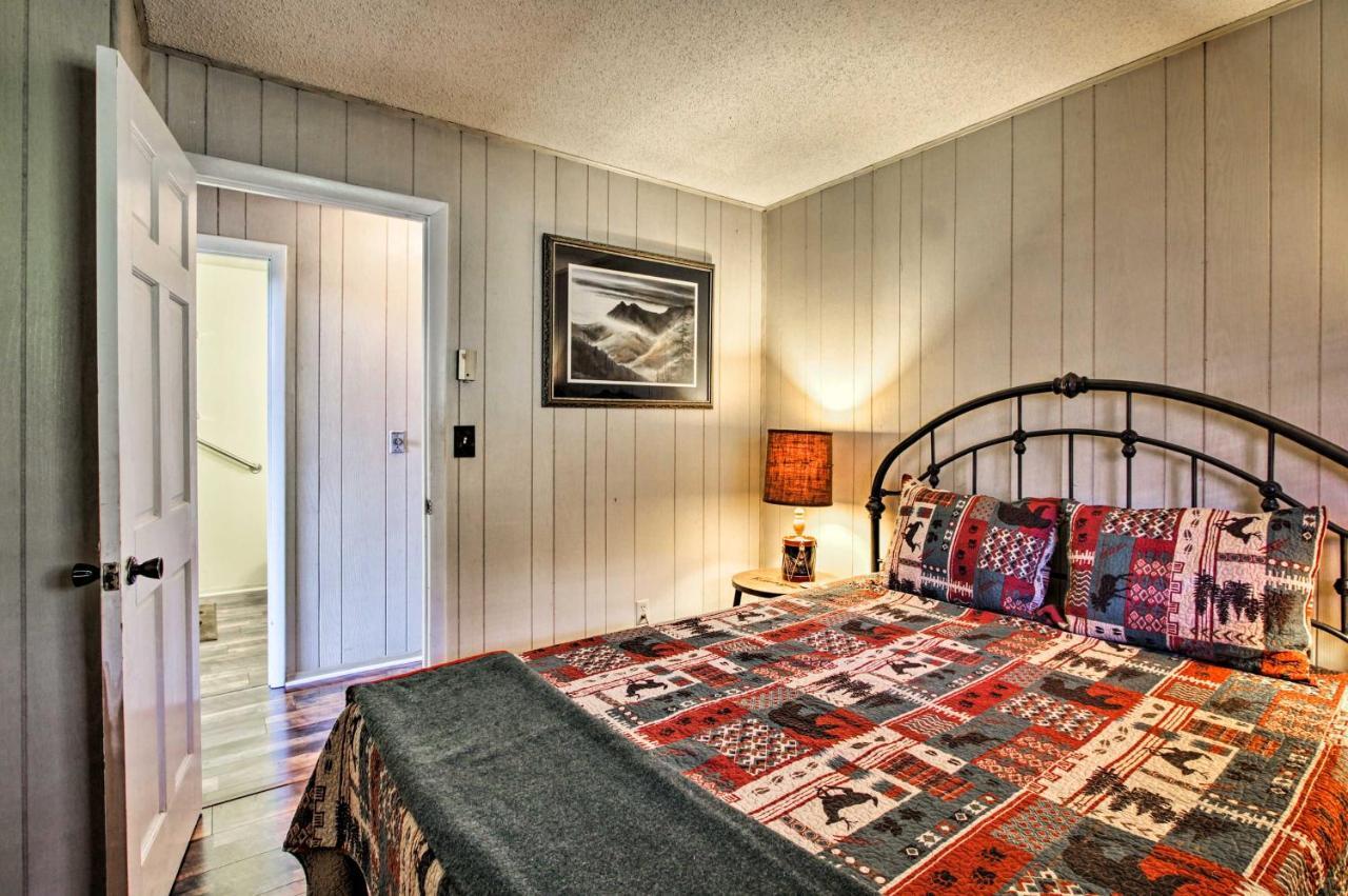 Quiet Cabin With Mountain Views About 3 Mi To Gatlinburg Bagian luar foto
