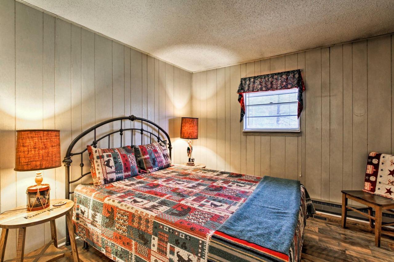 Quiet Cabin With Mountain Views About 3 Mi To Gatlinburg Bagian luar foto