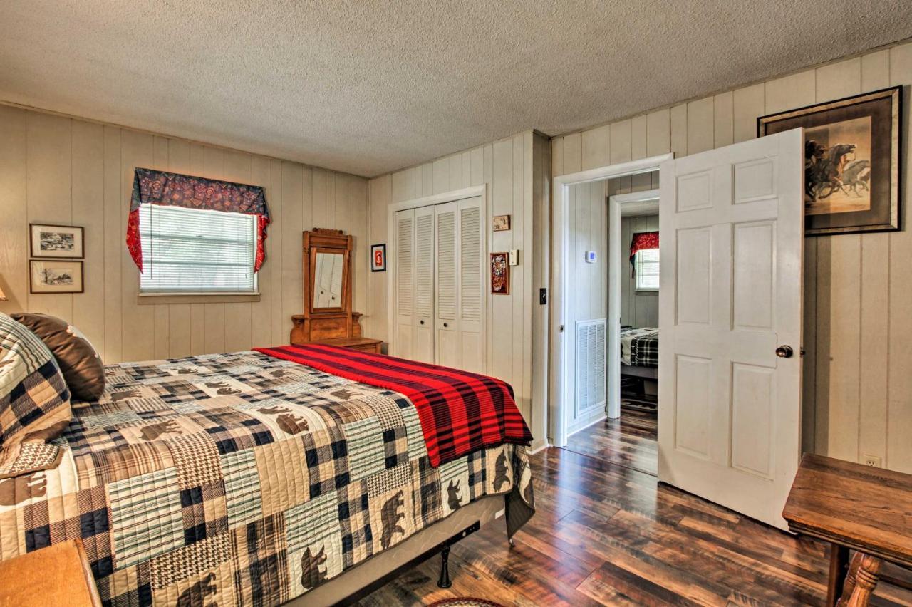 Quiet Cabin With Mountain Views About 3 Mi To Gatlinburg Bagian luar foto