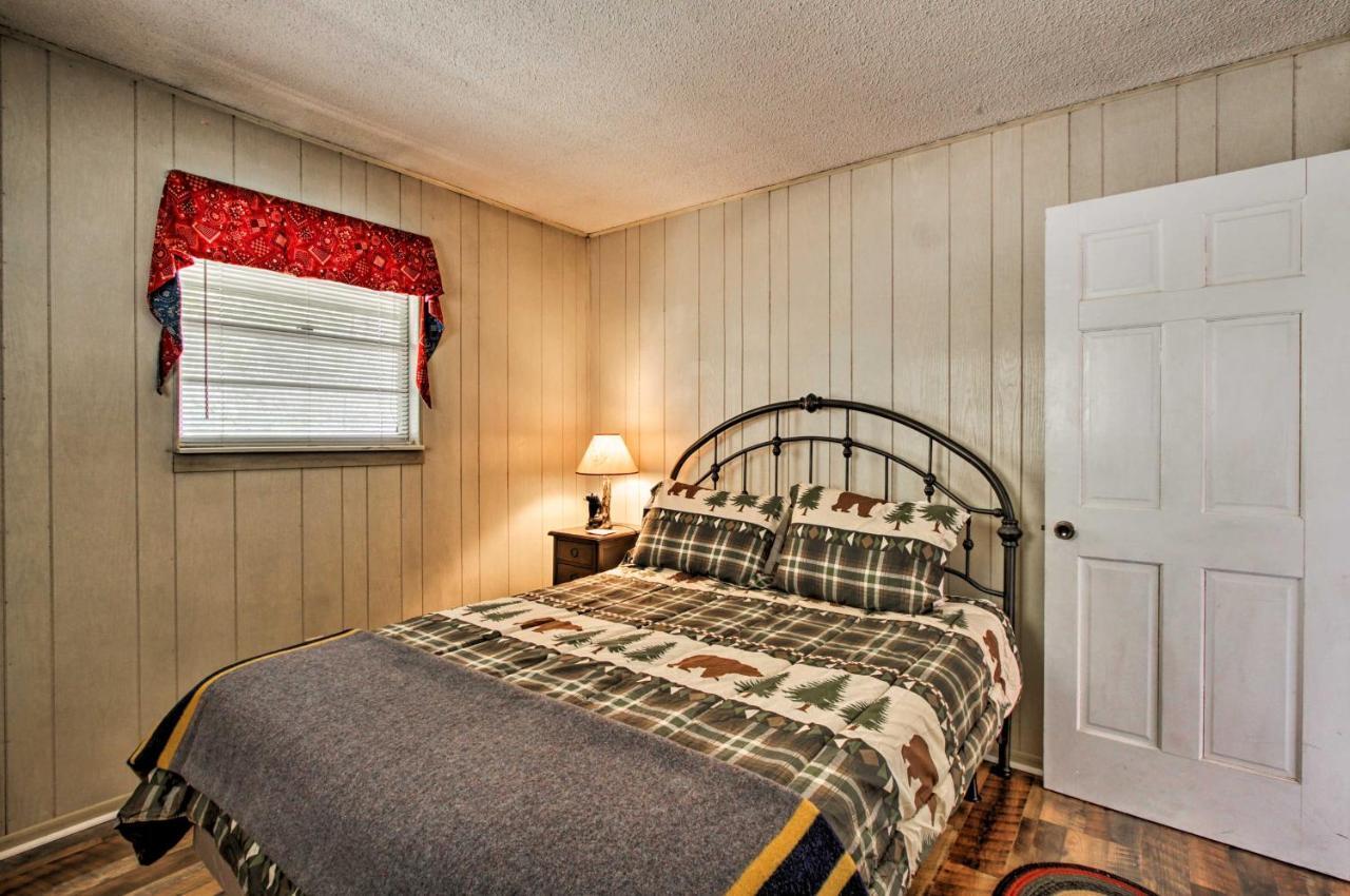 Quiet Cabin With Mountain Views About 3 Mi To Gatlinburg Bagian luar foto